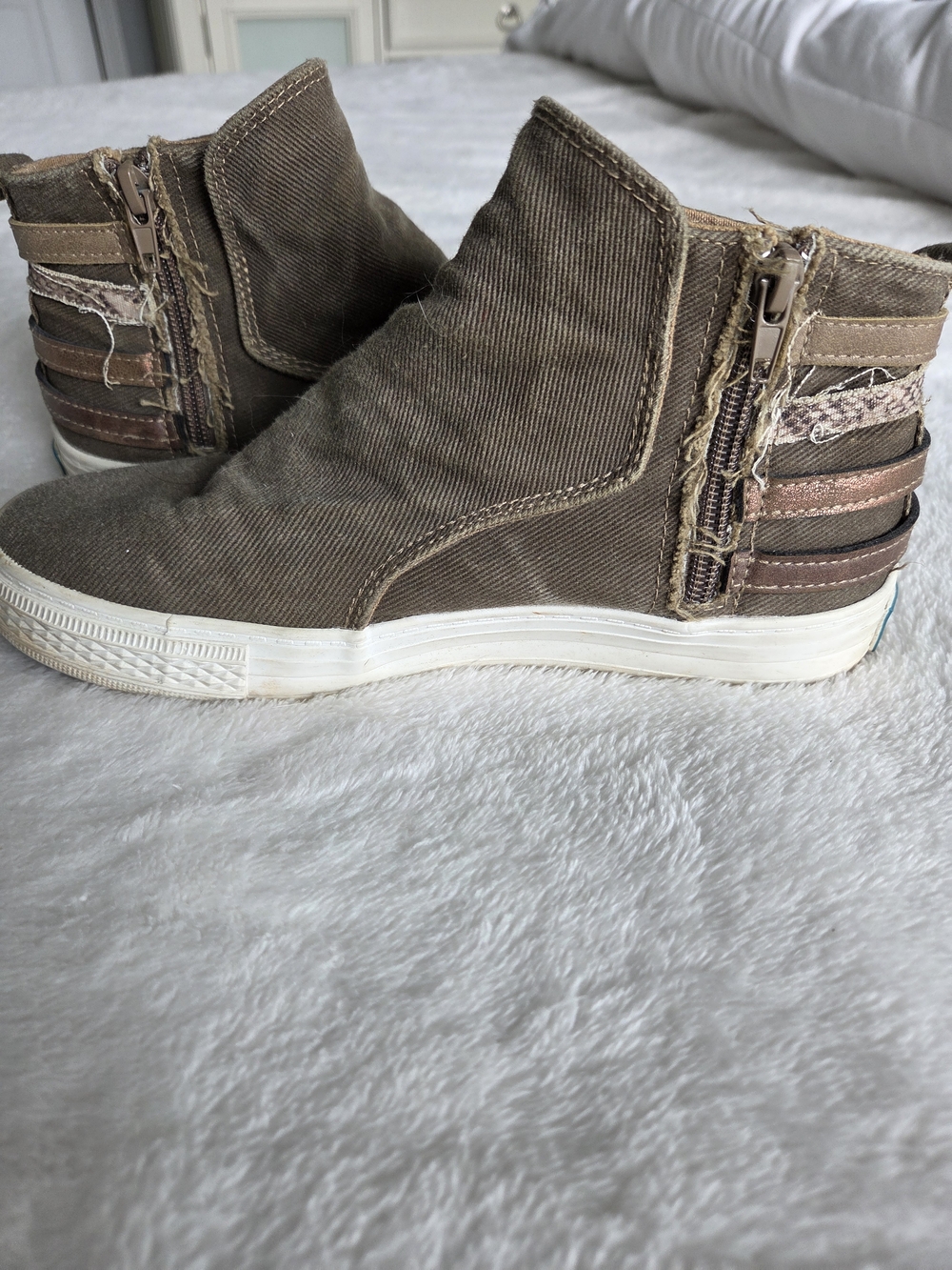 Blowfish Brown Canvas Ankle Bootie w Zipper, Buckle, Distressed Accents, Lined